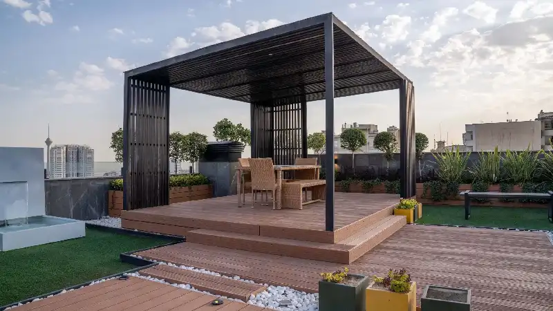 طراحی روف گاردن چوب پلاست چگونه است؟